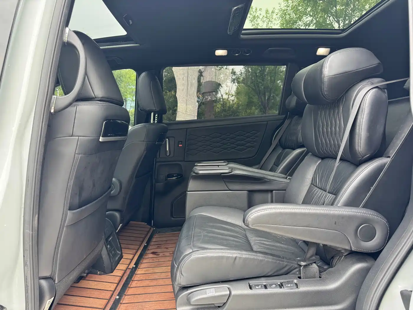 Honda Elysion 2024 2024 2.0L e:HEV Luxury Edition