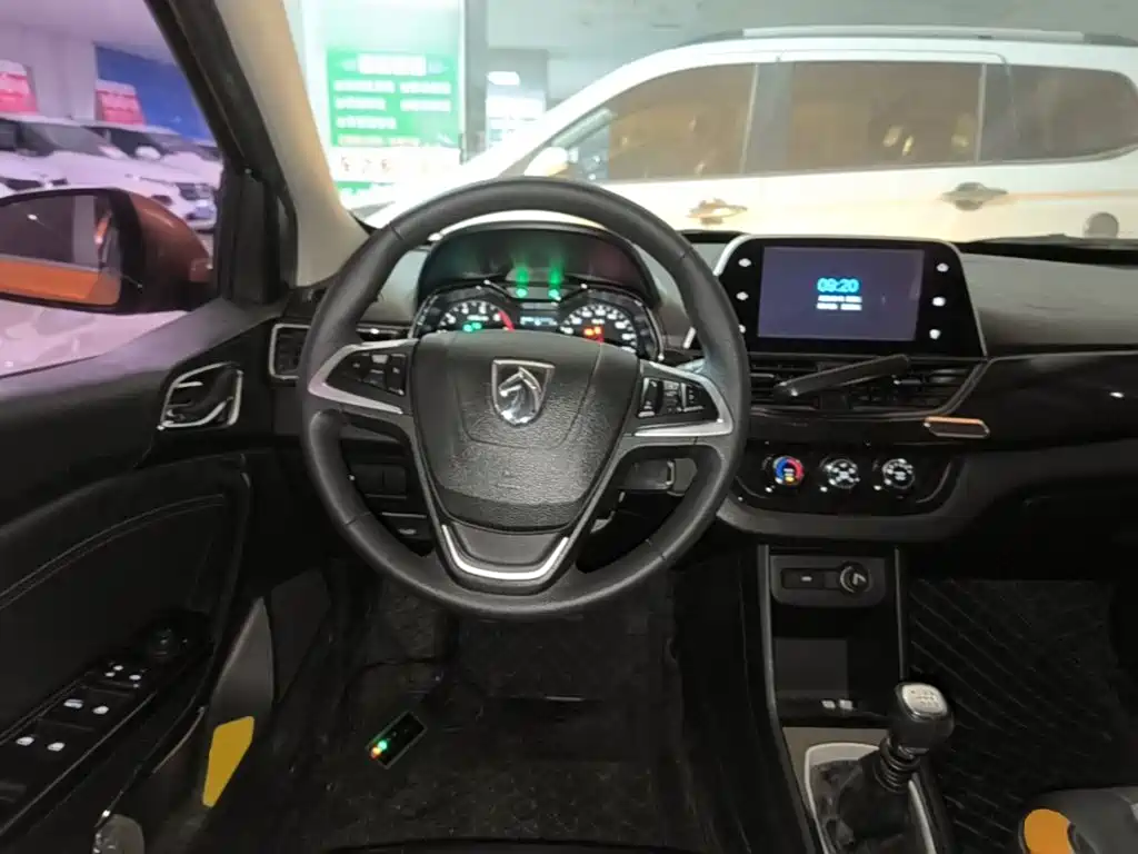 Baojun 310 2017 2017 1.5L Manual Luxury