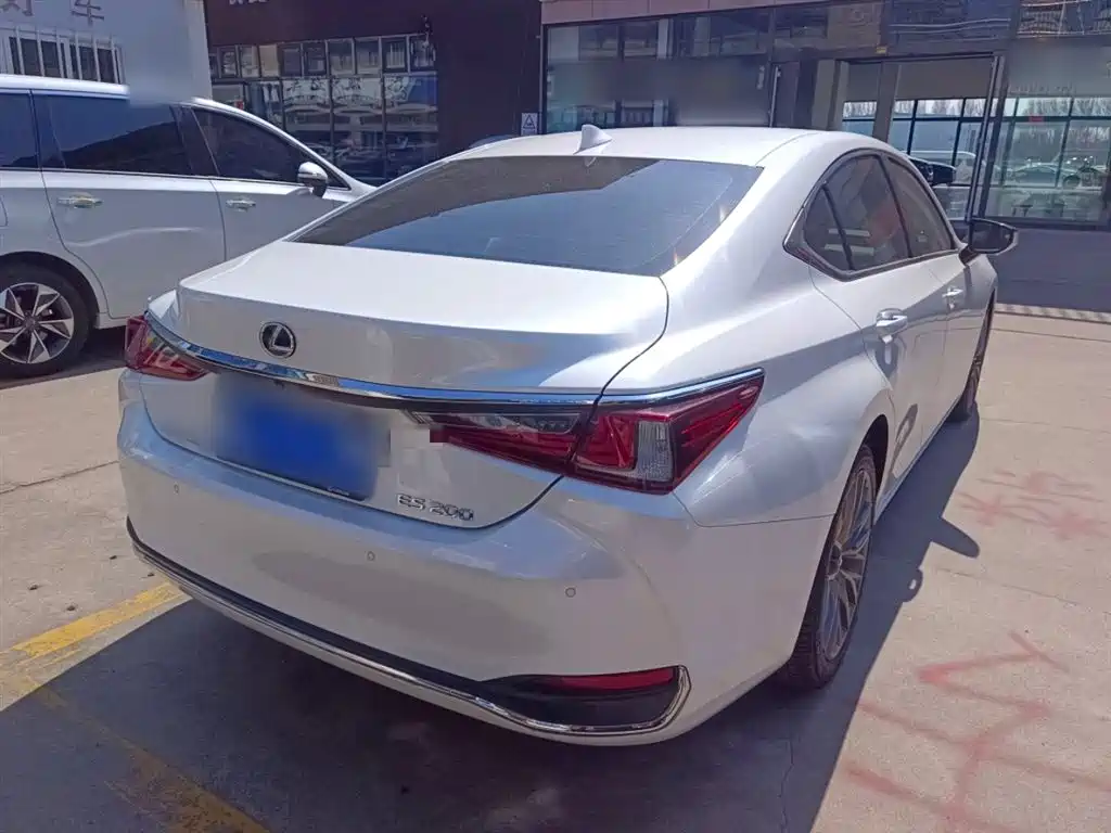 LEXUS ES