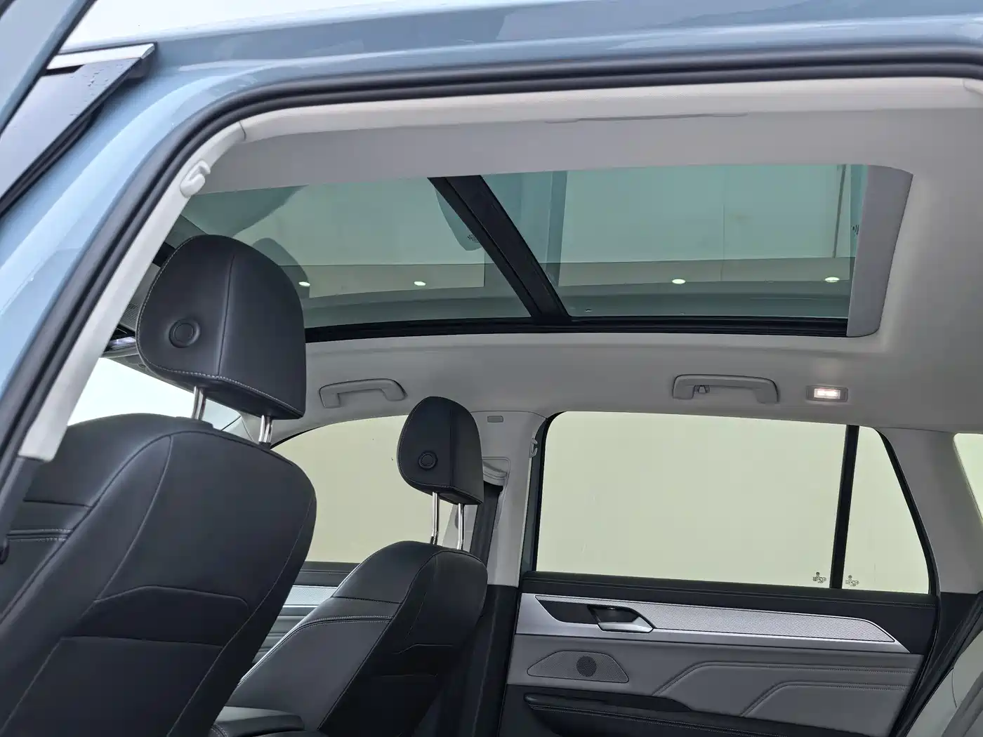 Volkswagen Talagon 2023 330TSI Luxury Touring Edition фото 9