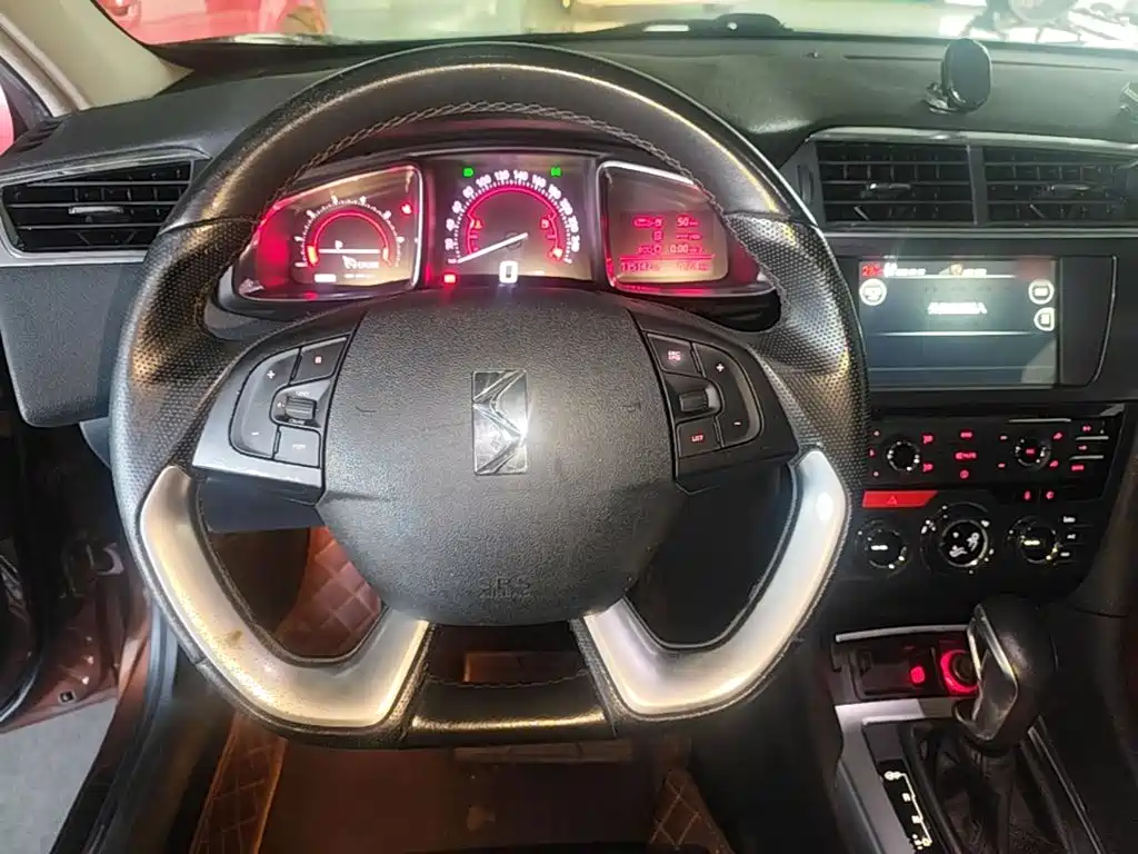 DS 6 2016 2014 1.6T Luxury Edition THP160