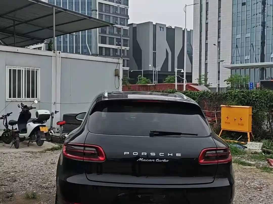 Porsche Macan 2015 2014 Macan Turbo 3.6T
