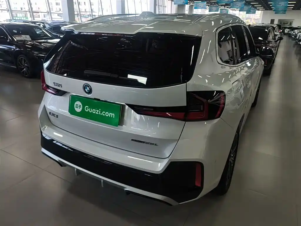 BMW iX1 2023 eDrive25L M Sport Package фото 7