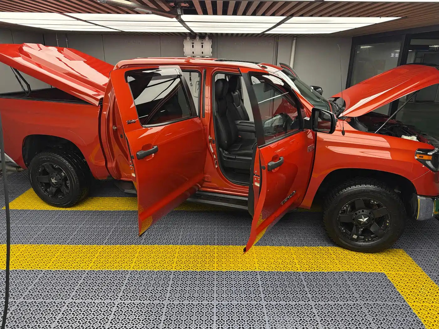 Toyota Tundra 2014 5.7L TRD Pro фото 3