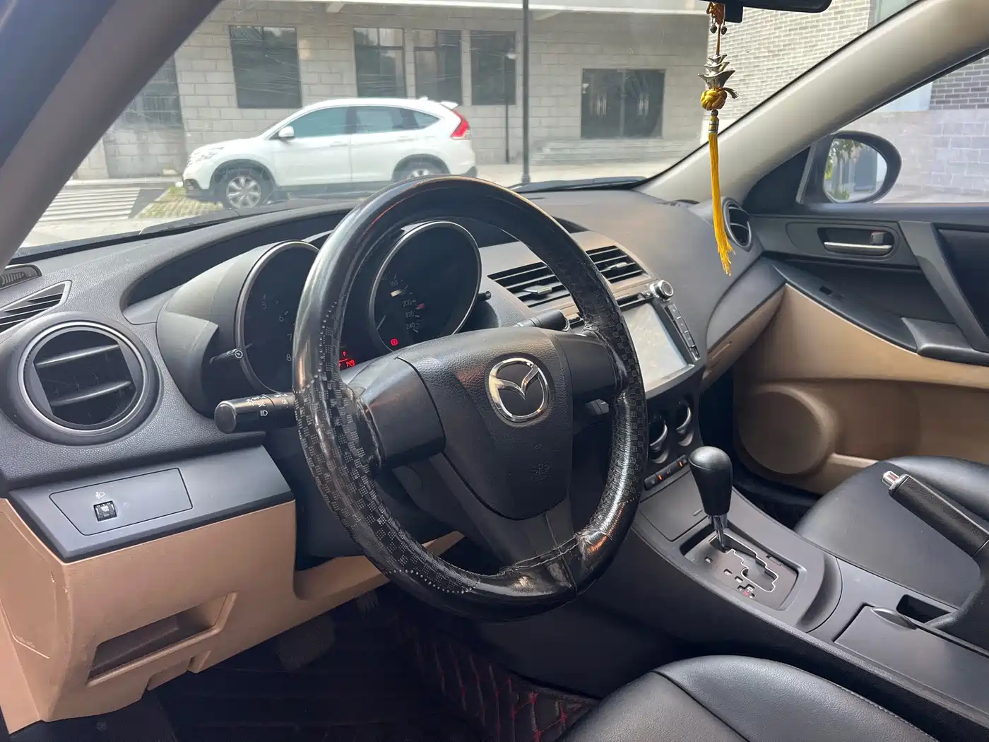 Mazda Mazda3 Axela 2012 2011 Sedan 1.6L Automatic Comfort
