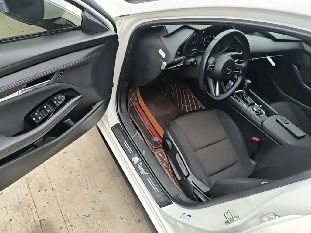 Mazda Mazda3 Axela 2025 2023 2.0L Auto Zhixuan