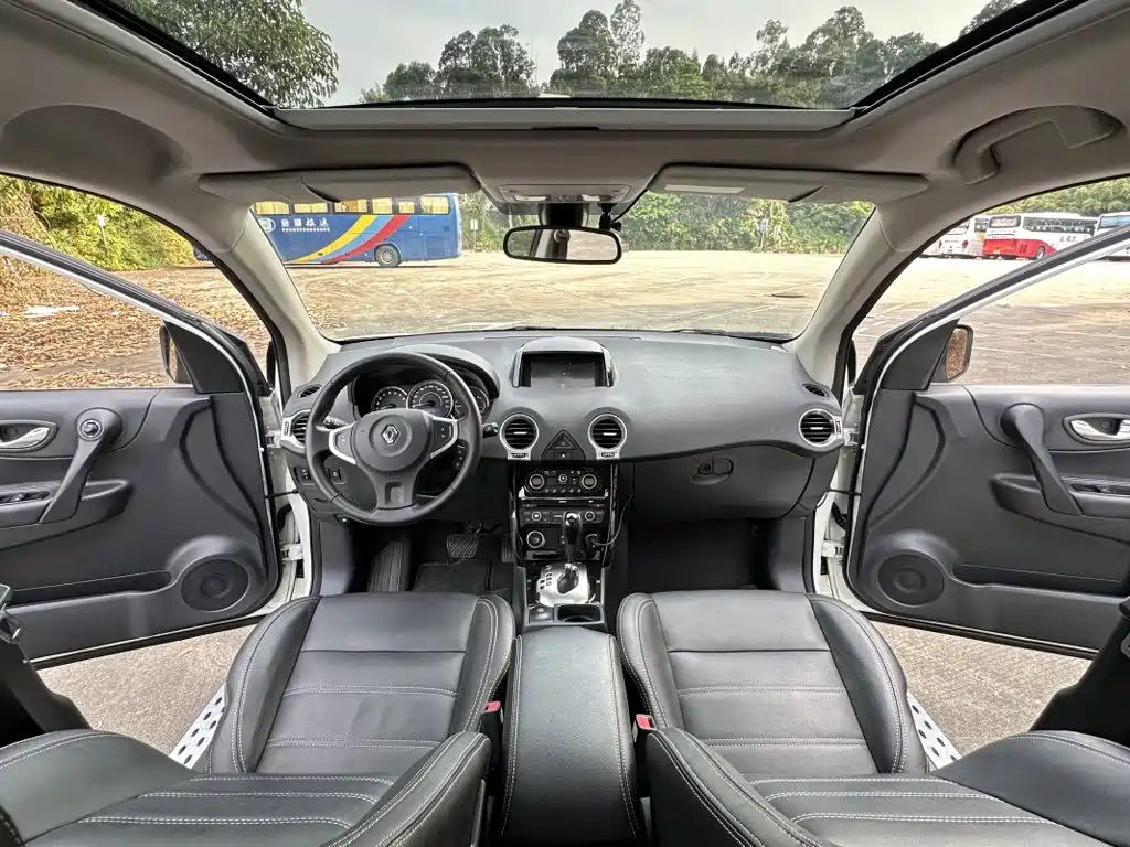 Renault Koleos (Import) 2014 2014 2.5L 2WD Comfort Edition