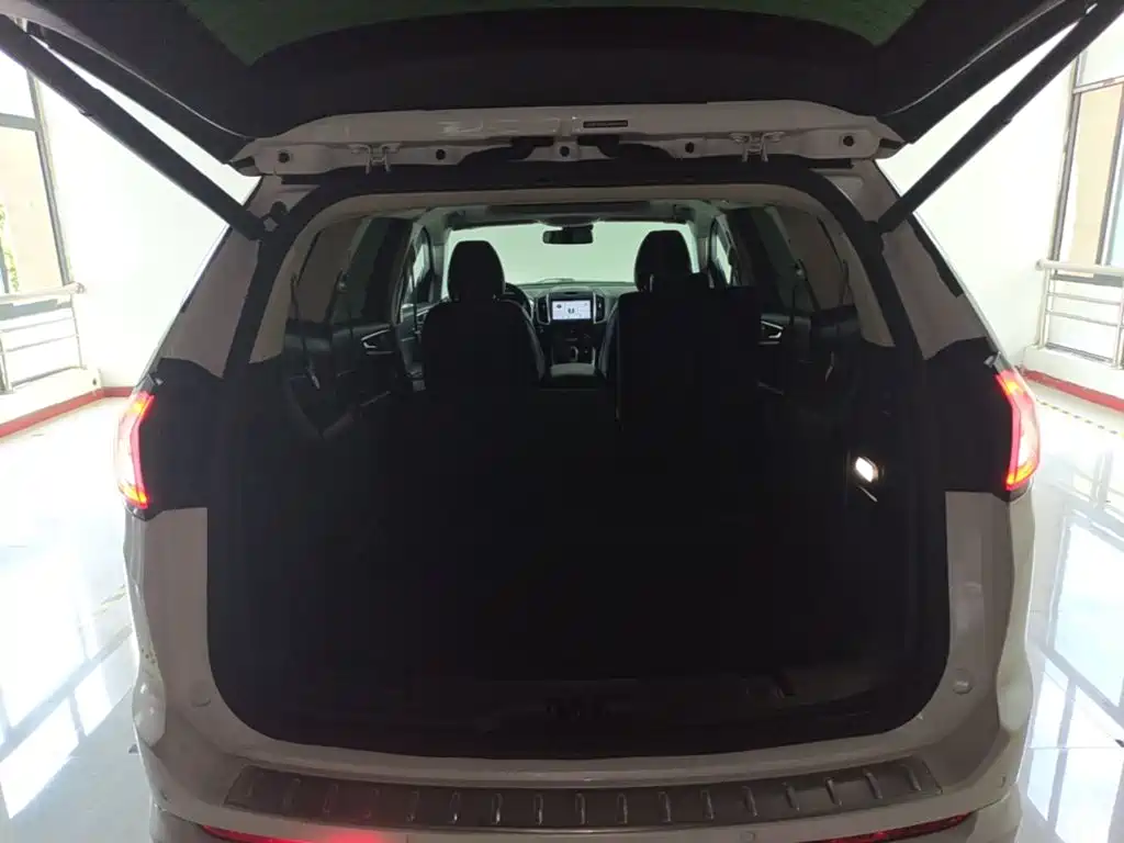 Photo 19 - Ford Edge