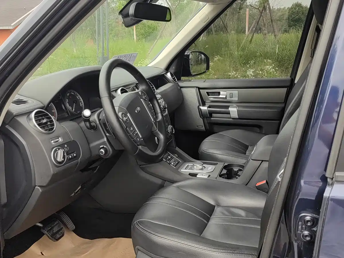 Land Rover Discovery 2016 3.0 SC Gloss Black Collector's Edition HSE фото 13
