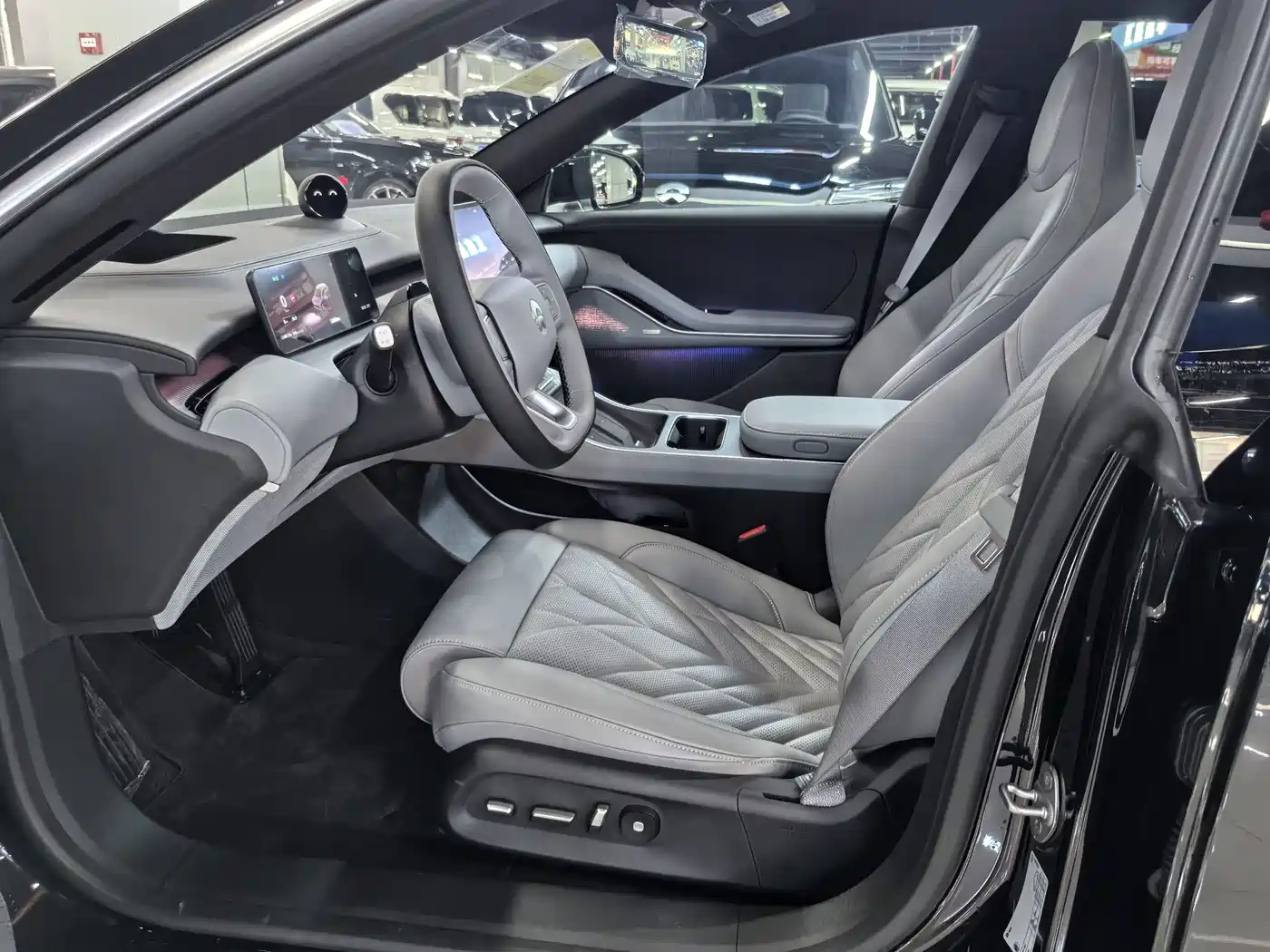NIO ET5T фото 8
