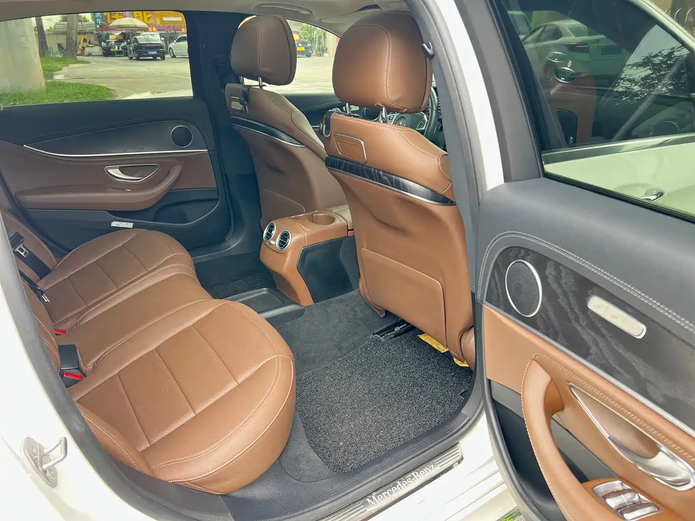 Mercedes-Benz E-Class 2018 E 300 L Sport Fashion фото 23