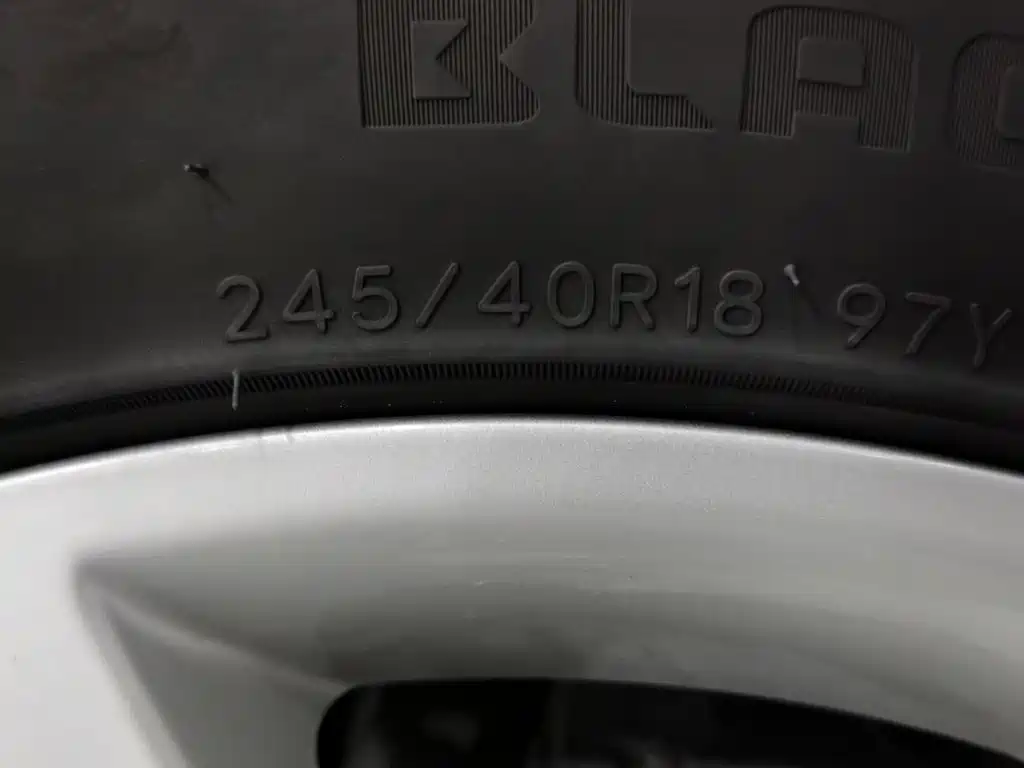 Фото 24 - Audi A4L