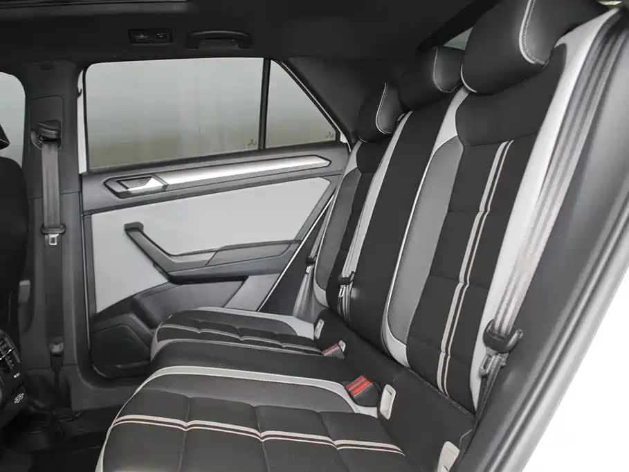 VOLKSWAGEN T-ROC EXPLORING SONGS