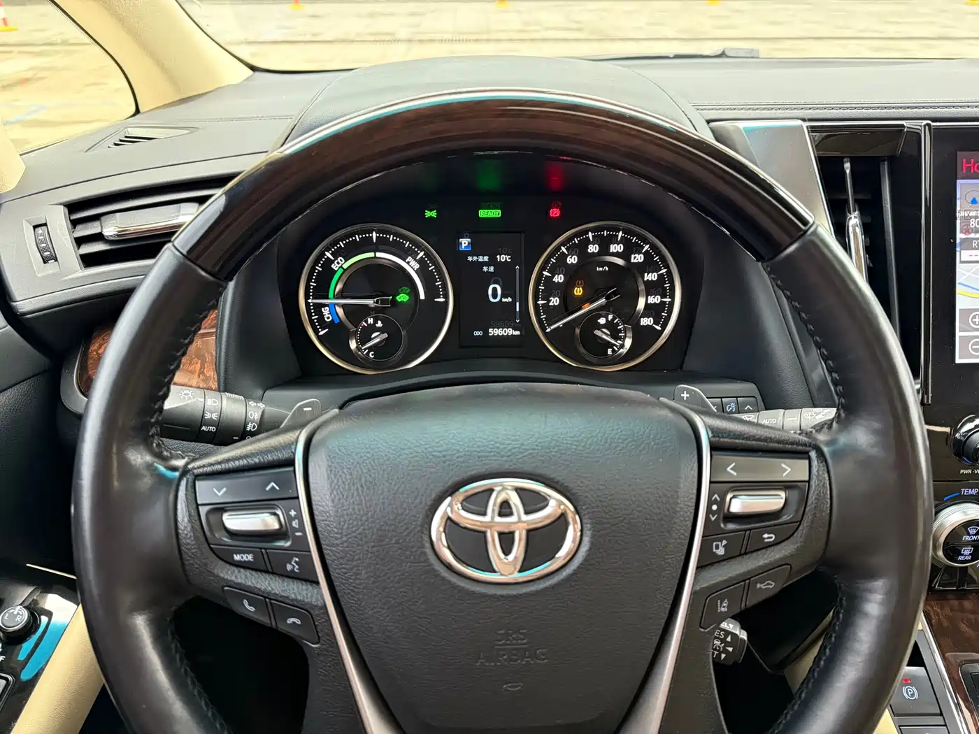 Toyota Alphard 2021 Hybrid 2.5L Luxury фото 18