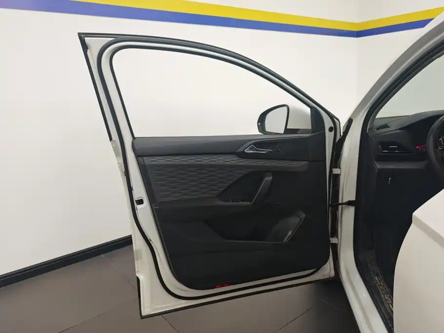 Volkswagen Tharu, миниатюра 7