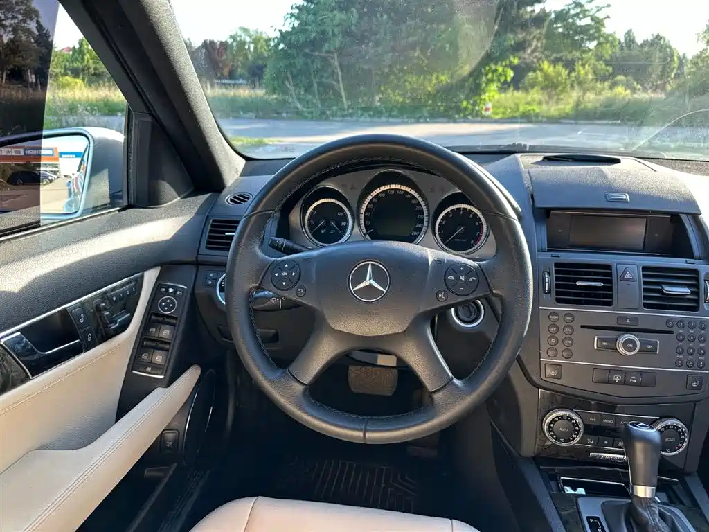 Mercedes-Benz C-Class 2010 C 200 CGI Fashion фото 20