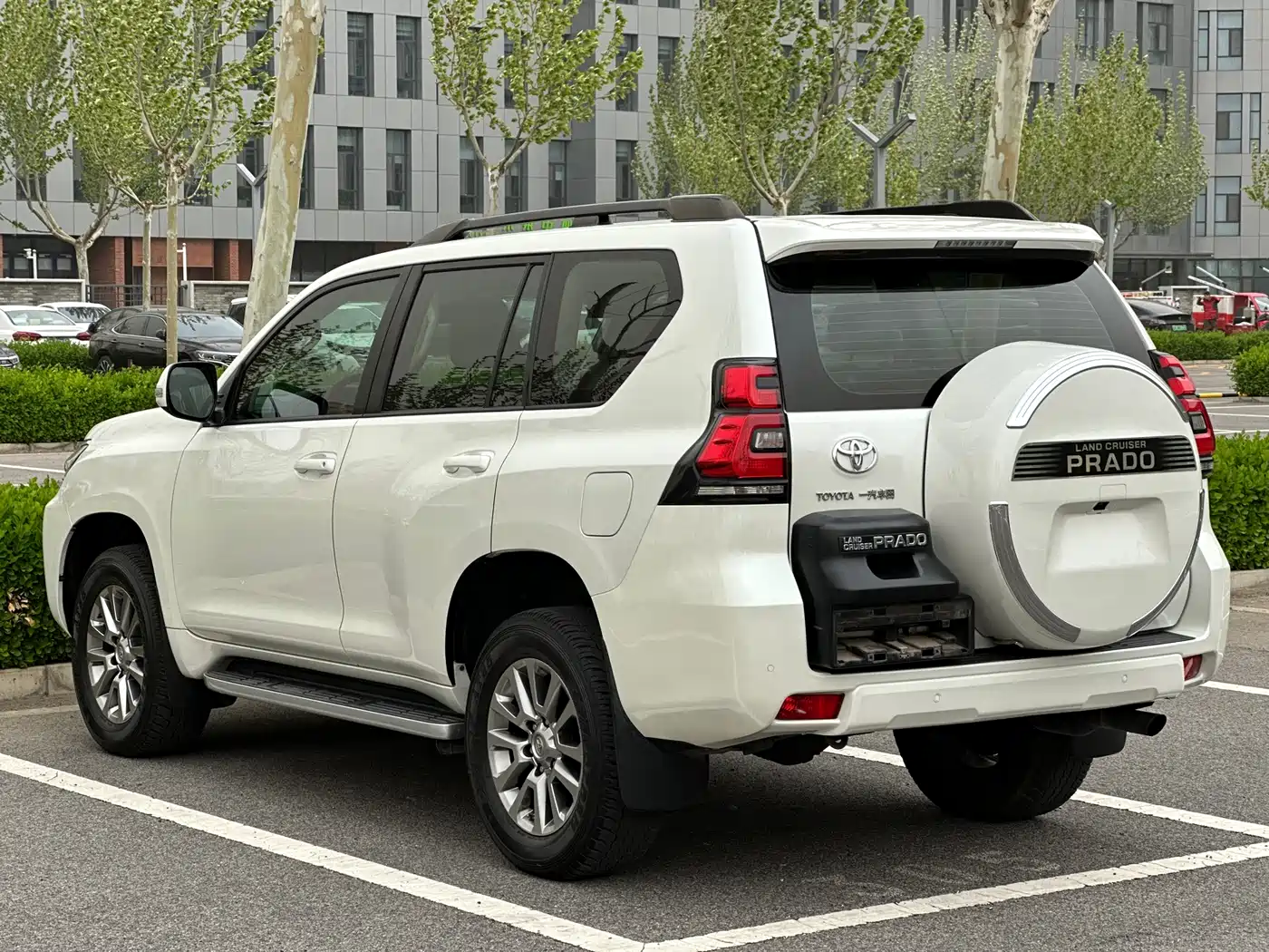 Toyota Prado 2018 3.5L Automatic TX-L NAVI Rear-mounted Spare Tire фото 6