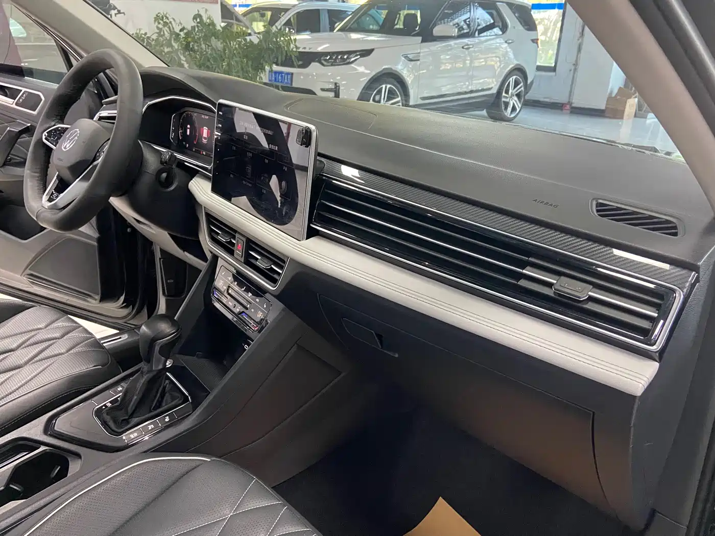 Volkswagen Tiguan L 2022 330TSI Auto 2WD R-Line Premium Edition фото 18