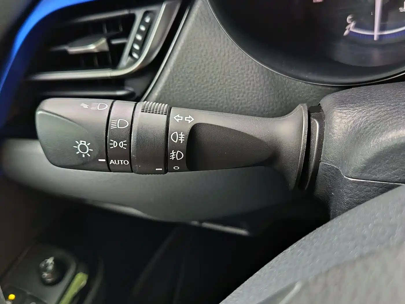Toyota IZOA 2018 2.0L Yichi Edition China V фото 18