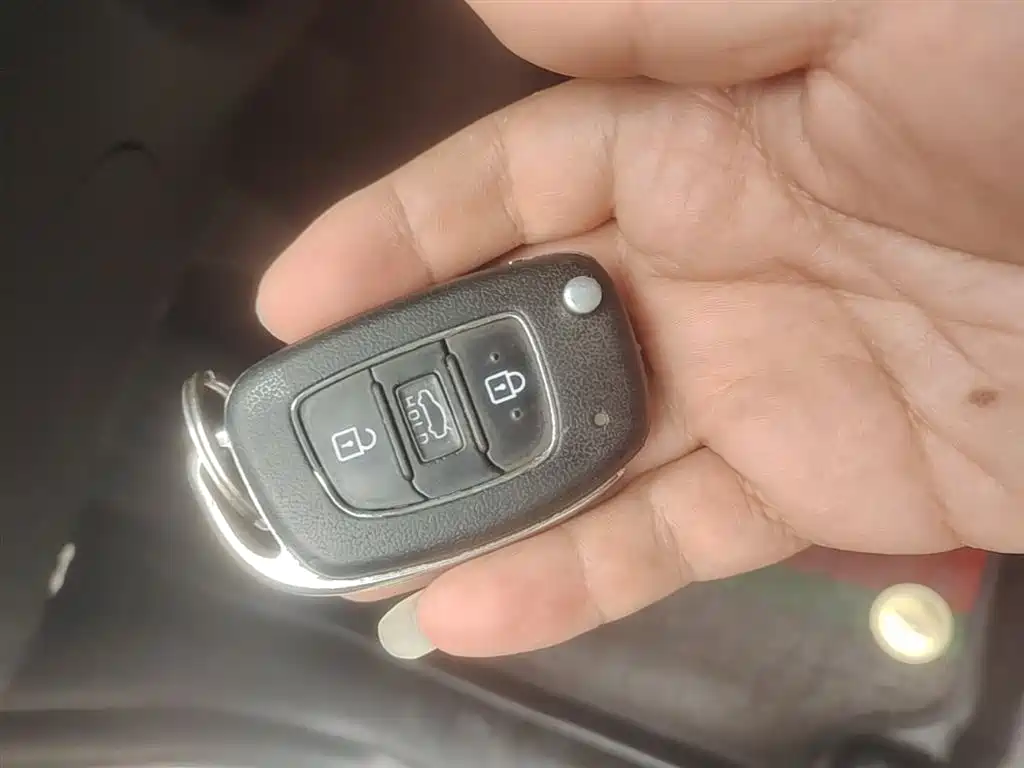 Hyundai Verna 2016 1.4L Manual Cool Edition GLS фото 9
