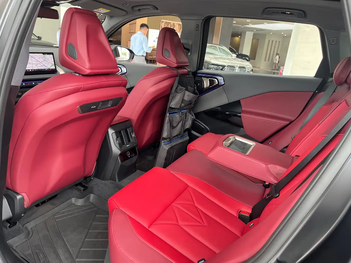 BMW X3 2026 BMW xDrive30L Year of the Horse Edition фото 5