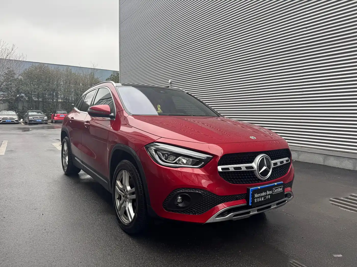 MERCEDES-BENZ GLA