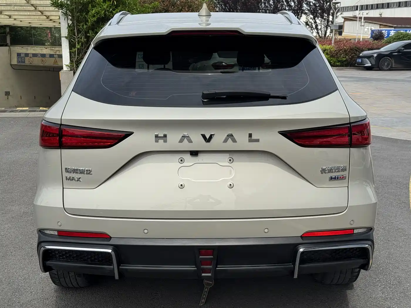 Haval Xiaolong MAX 2023 1.5L Hi4 105 4WD Pilot Edition фото 12