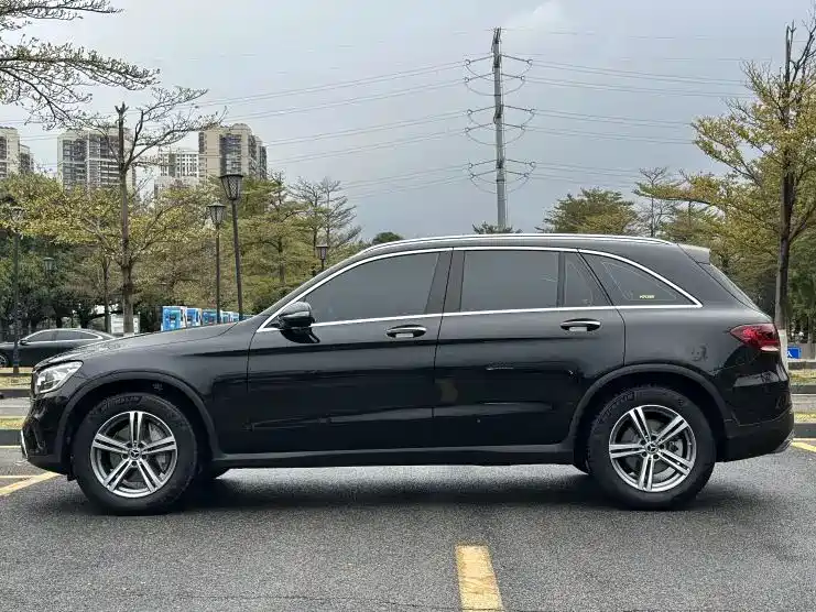 MERCEDES-BENZ GLC