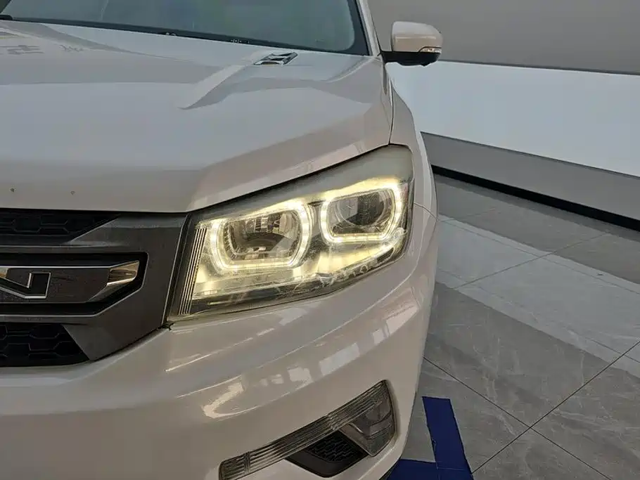 Photo 5 - Changan CS75
