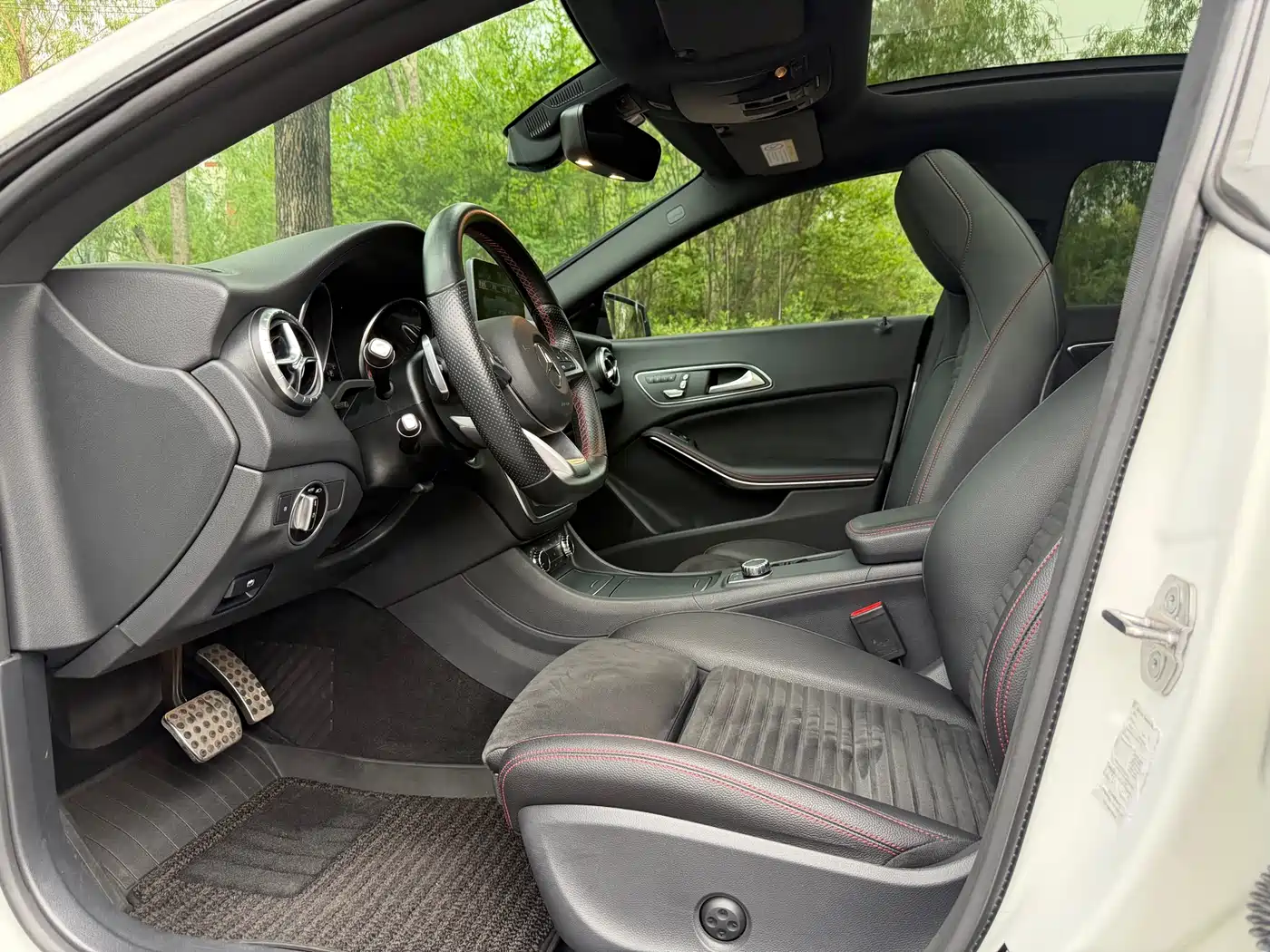 Mercedes-Benz CLA (Import) 2018 CLA 220 4MATIC фото 10