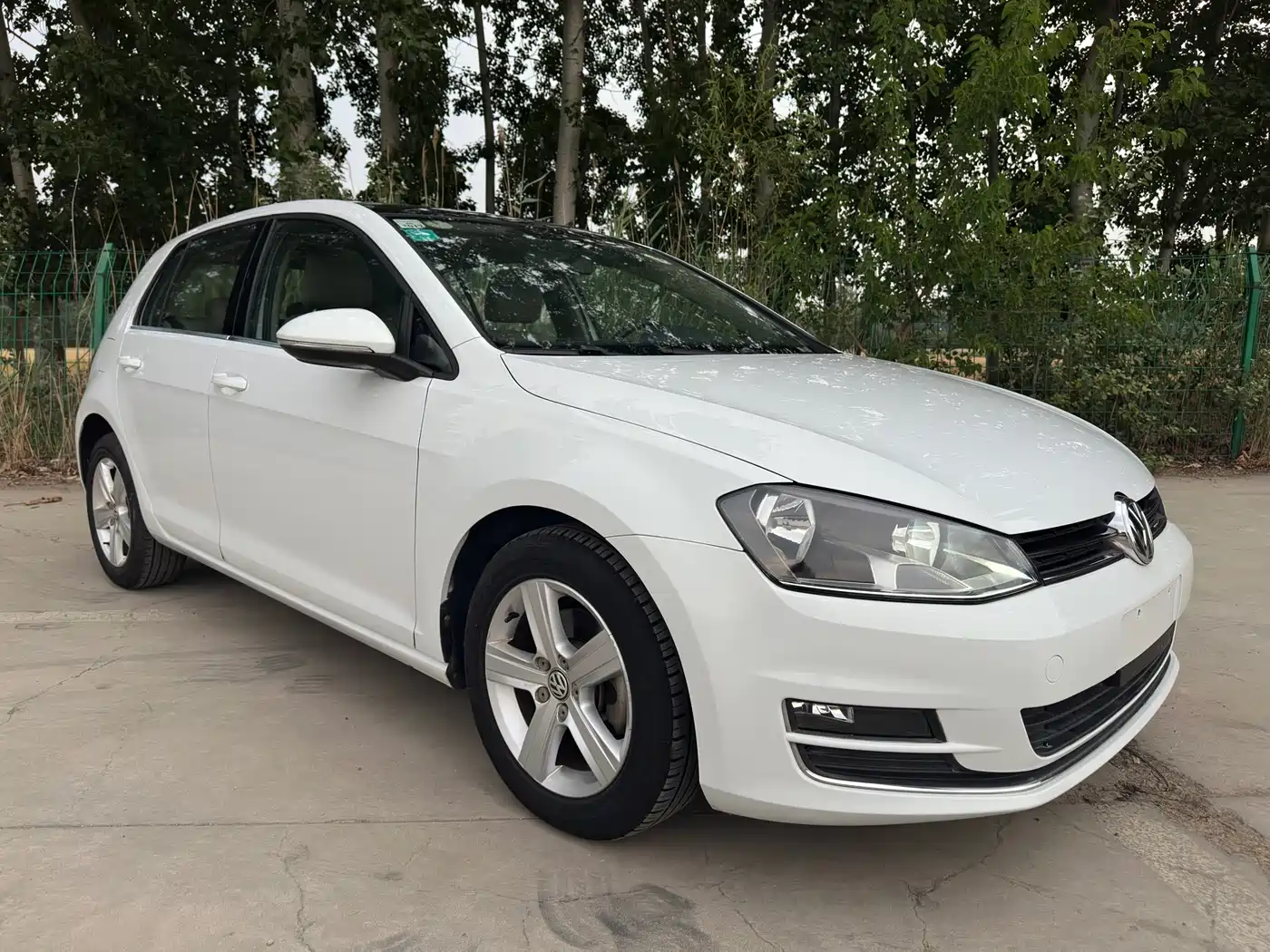 Volkswagen Golf 2014 1.6L Automatic Comfort фото 3
