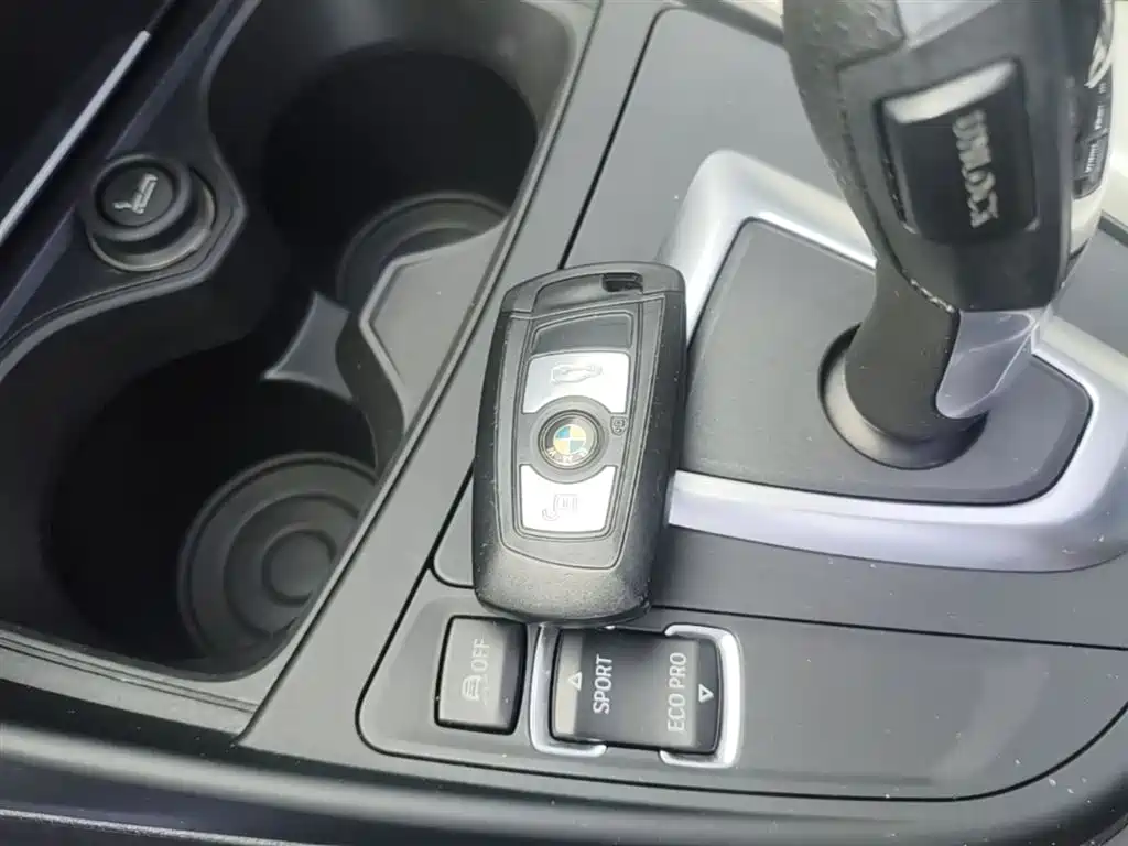 BMW 1 Series (Import) 2016 120i Leading Model фото 9