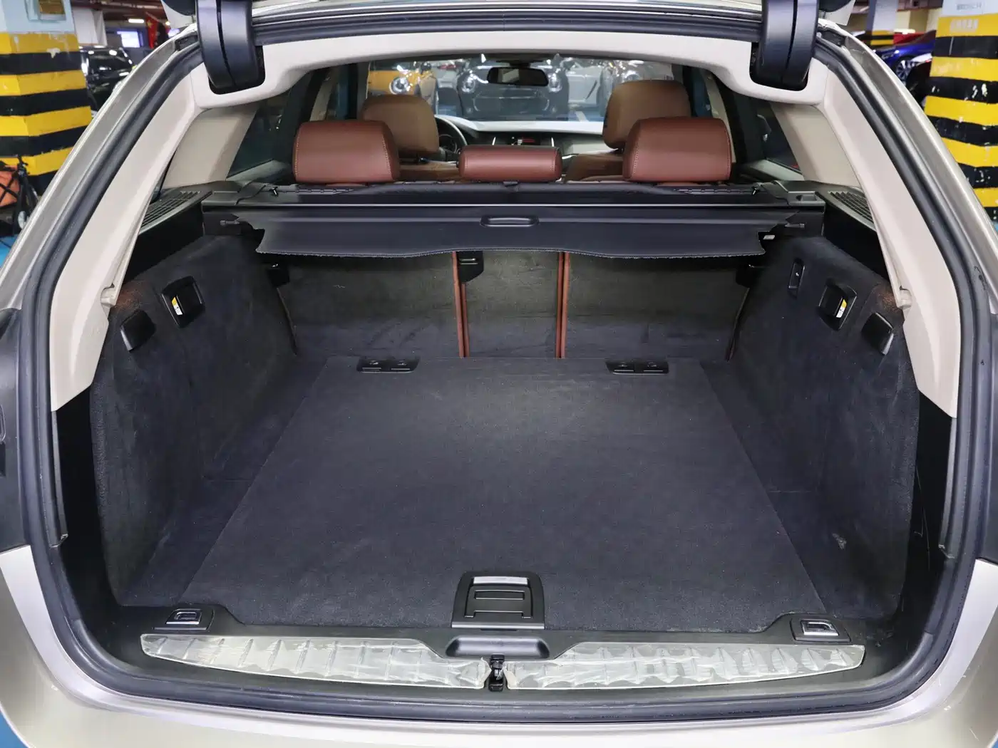 BMW 5 Series (Import) 2014 520i Touring фото 6
