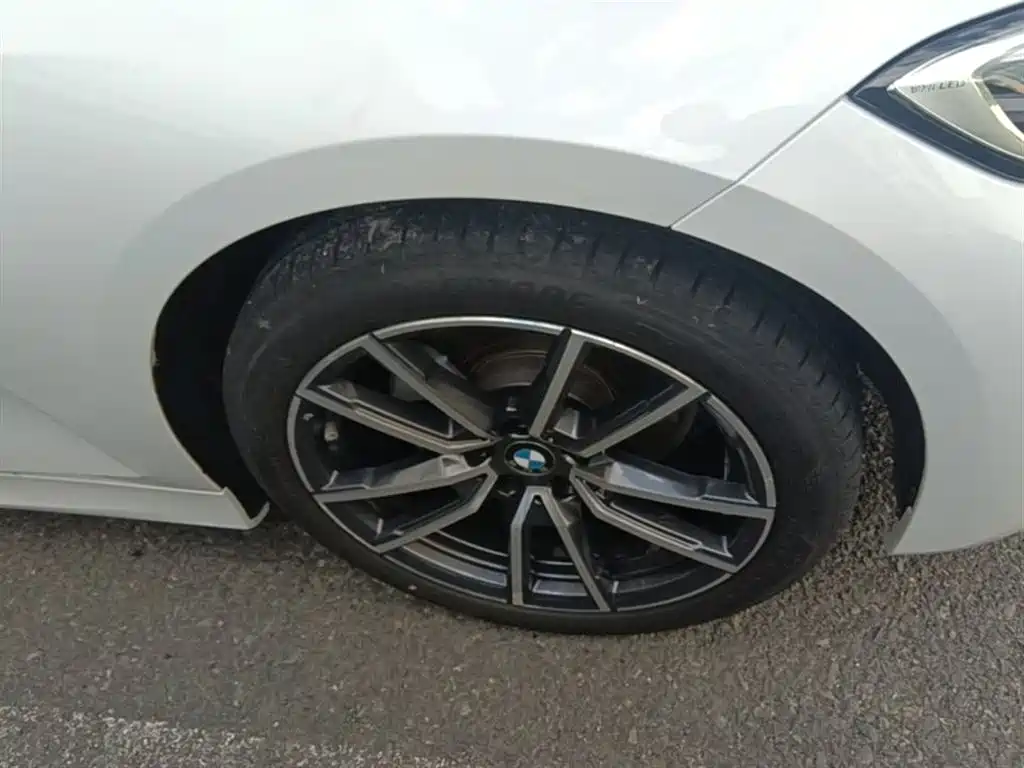 BMW 3-SERIES