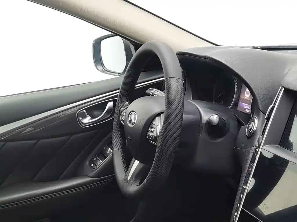 Фото 22 - Infiniti Q50L
