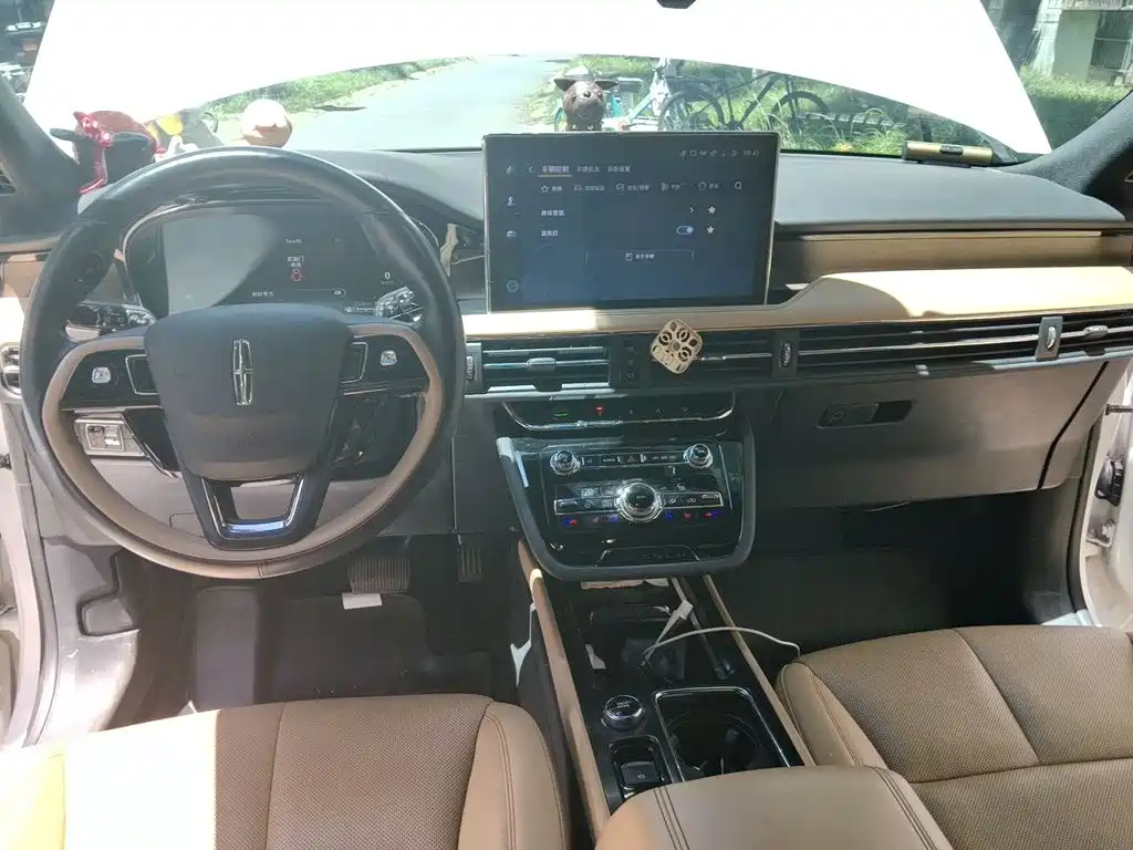 LINCOLN ADVENTURER