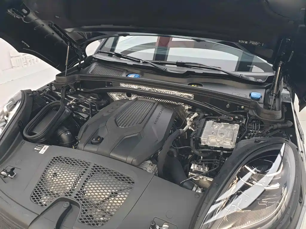Фото 27 - Porsche Macan