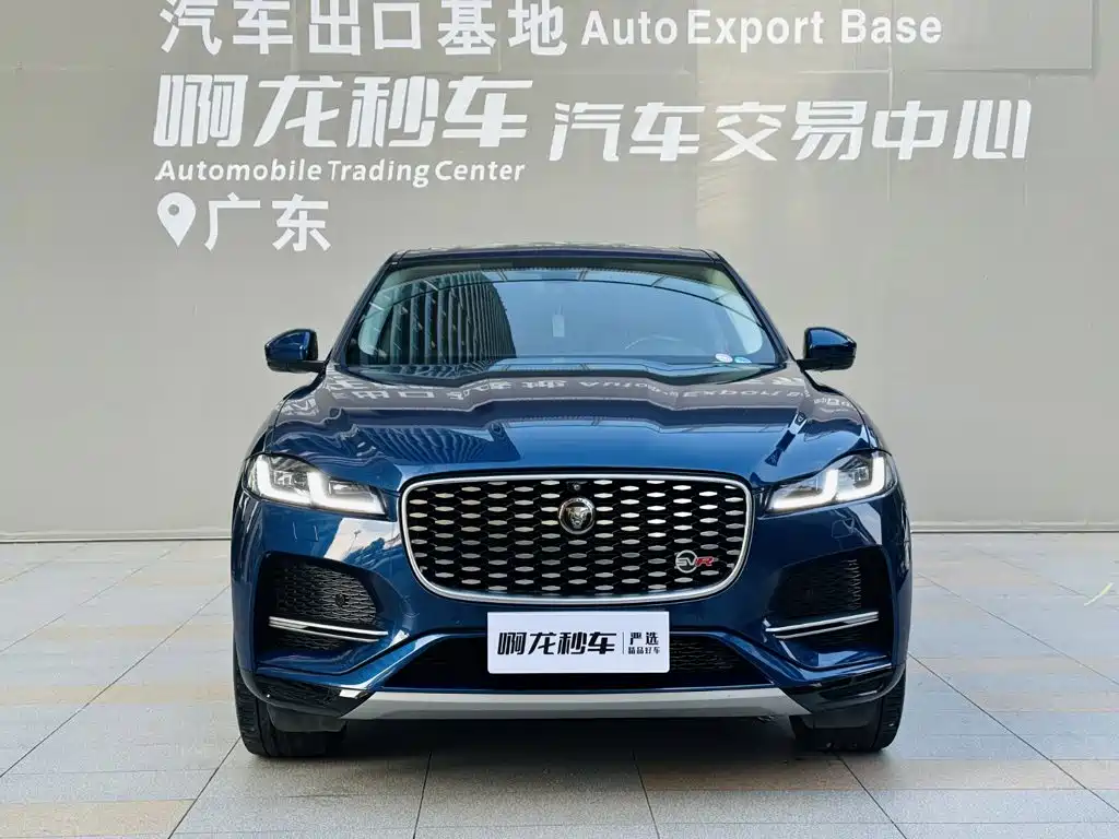 Фото 2 - Jaguar F-PACE