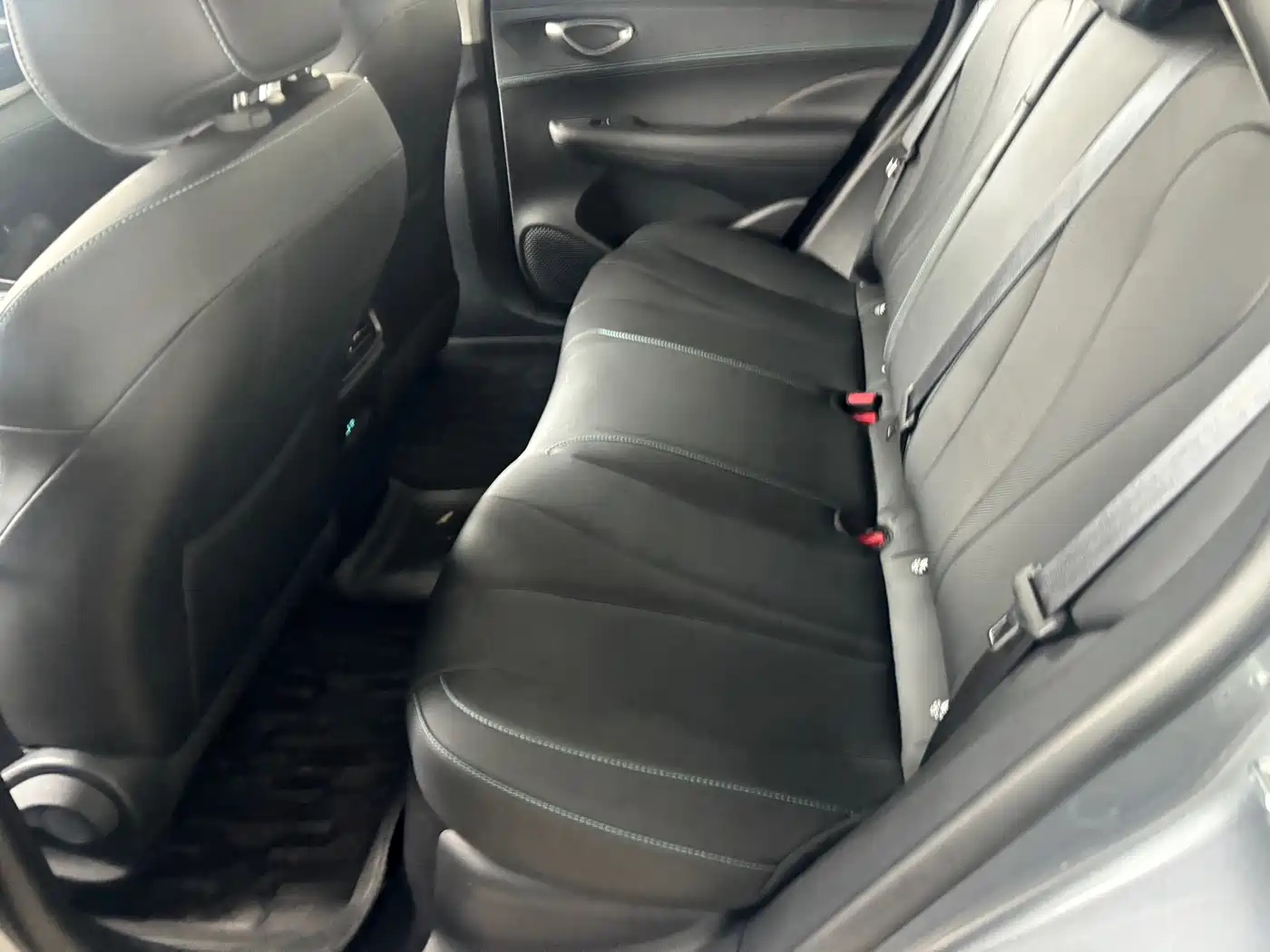 BYD Hai Bao 05 DM-i 2026 DM-i 128KM Luxury фото 6