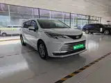 Фото 4 - Toyota Sienna