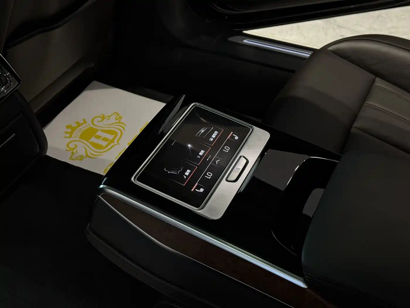 Audi A8 2018 A8L 55 TFSI quattro Launch Premium фото 13