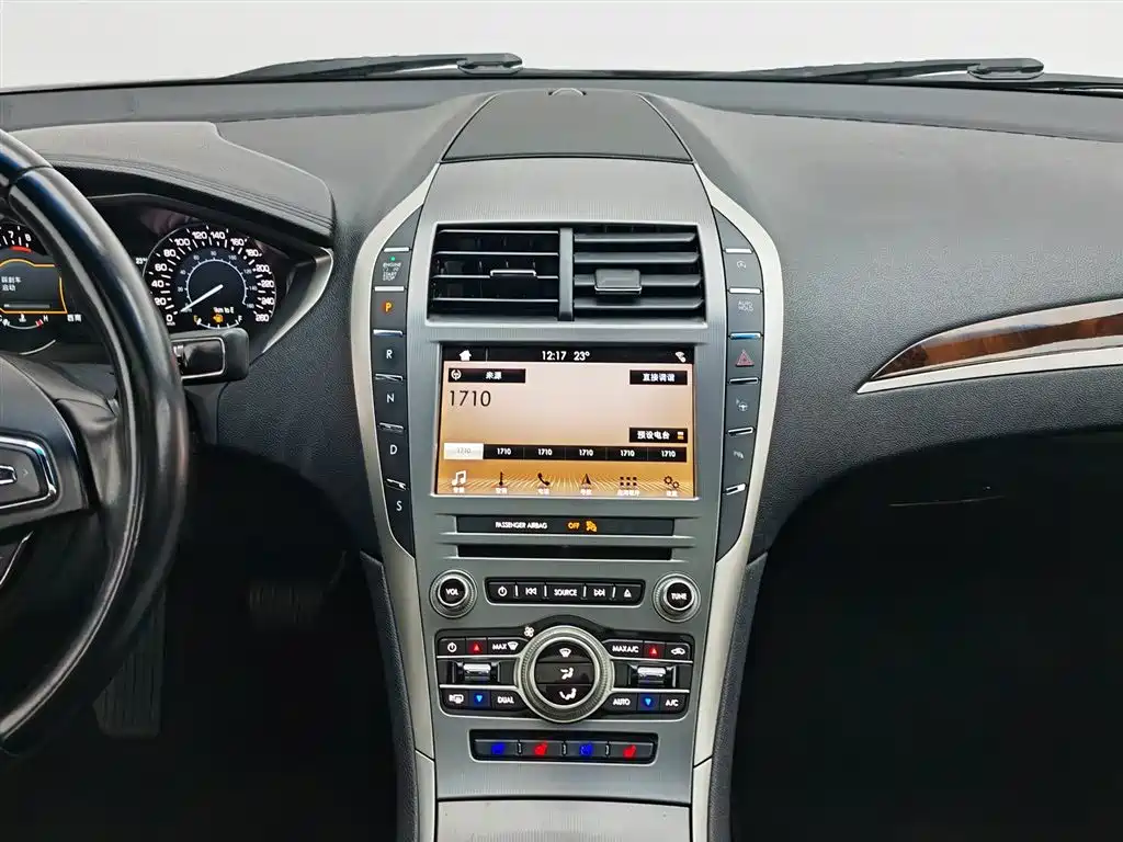 Lincoln MKZ 2018 2.0T Elegance Edition фото 12