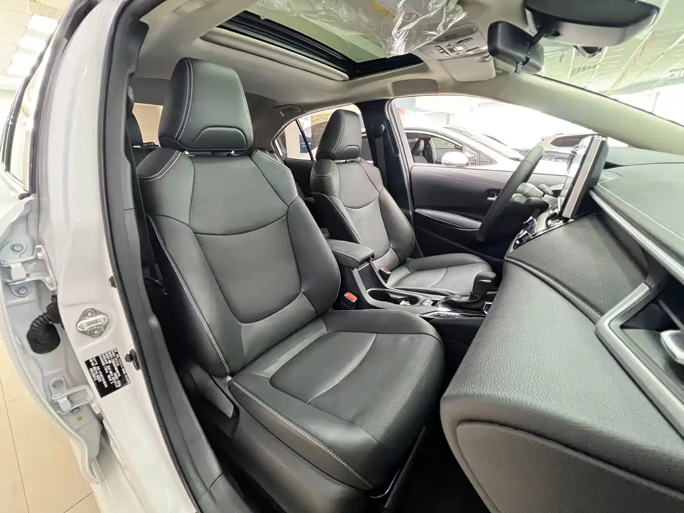 Toyota Corolla 2021 1.2T S-CVT Luxury Edition фото 18