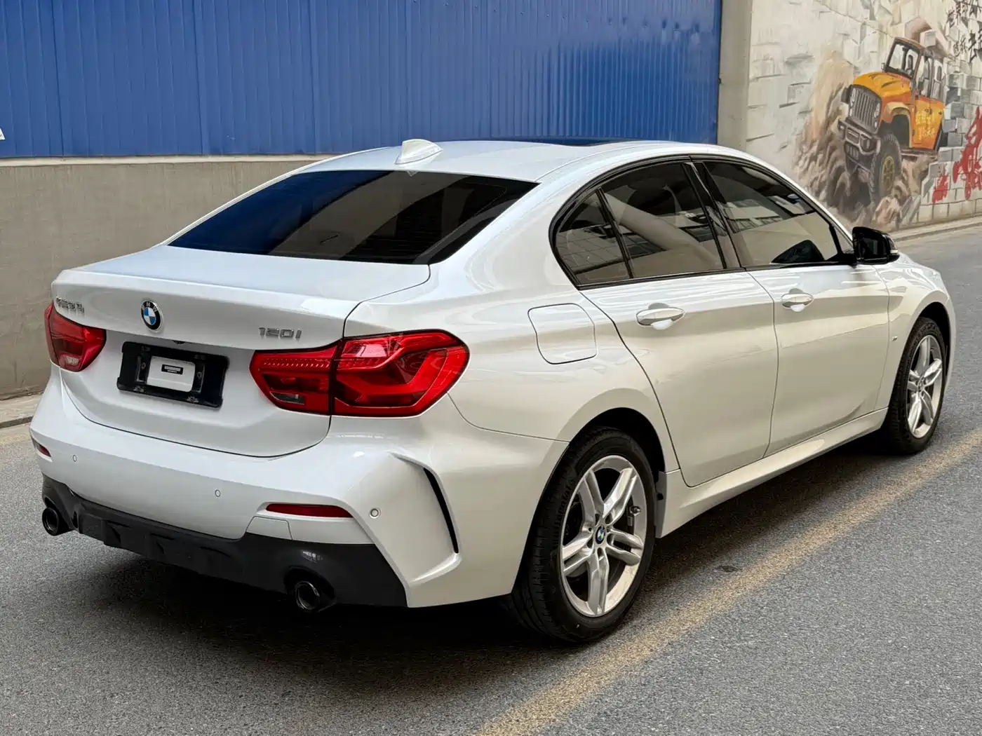 BMW 1 Series 2021 Facelift 120i M Sport Shadow Edition фото 4