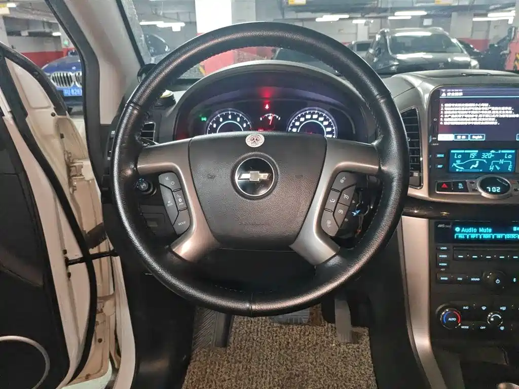 Chevrolet Captiva 2014 2.4L 4WD Flagship 7-seater фото 3