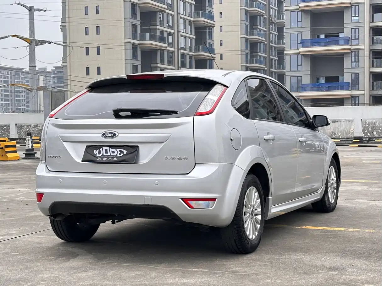 Ford Focus 2014 2013 Hatchback Classic 1.8L Automatic Fashion