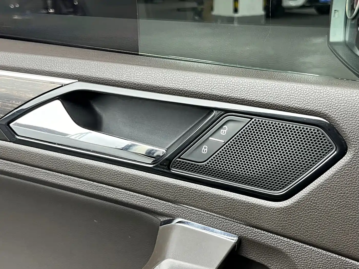 Volkswagen Tiguan L 2017 330TSI Automatic 2WD Flagship Edition фото 9