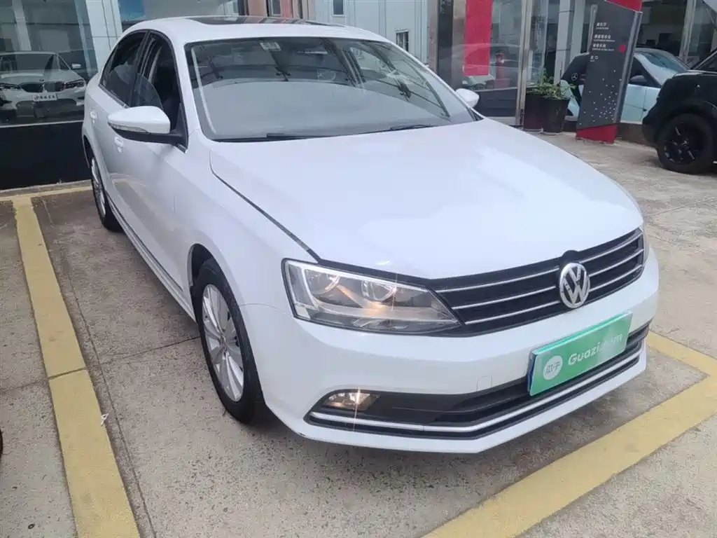 Volkswagen Sagitar 2016 230TSI 25th Anniversary Edition фото 4