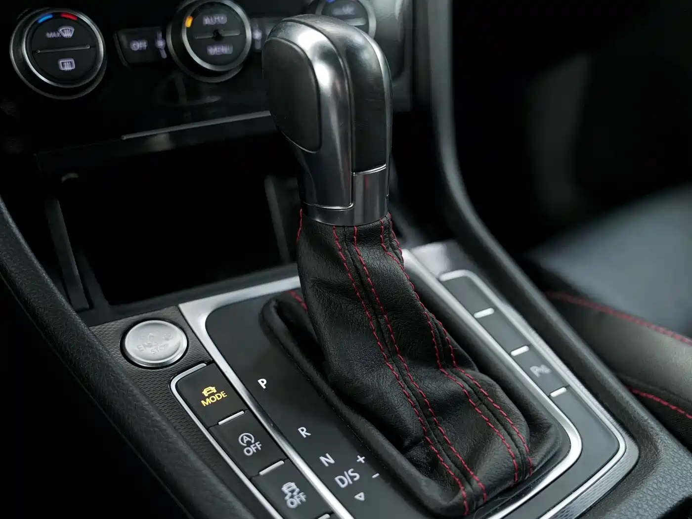 Volkswagen Golf GTI 2016 2.0TSI GTI фото 9
