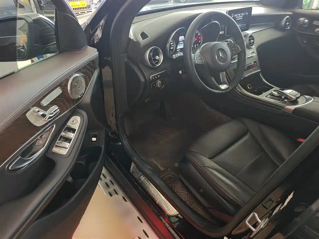 Mercedes-Benz GLC 2017 GLC 300 4MATIC Dynamic фото 11